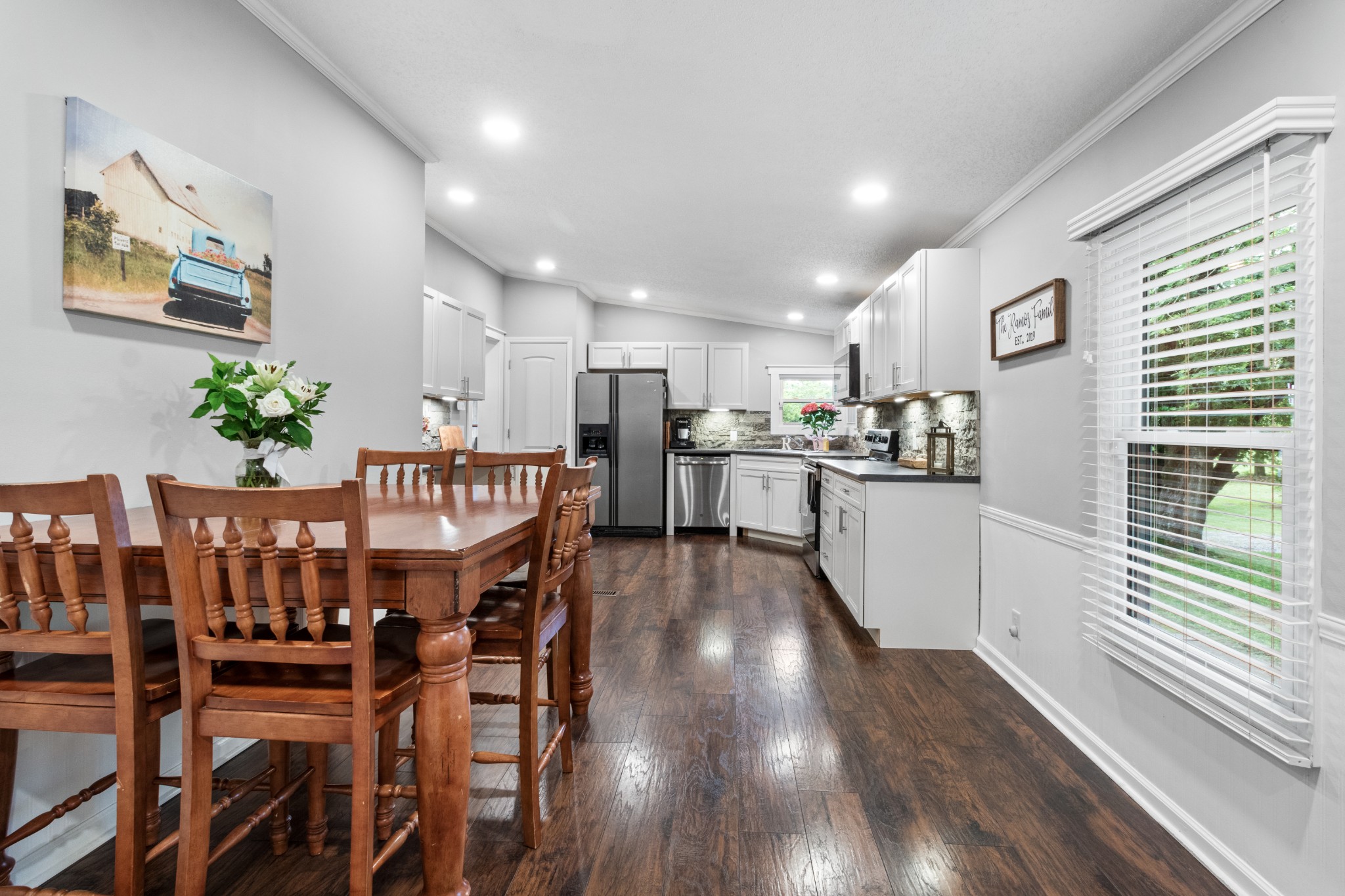 5674 Lakeview Road Springfield, TN 37172 - Photo 31 of 54 a view of a kitchen and dining room