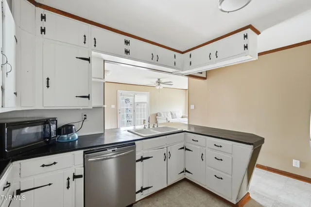 $189,900 | 2245 Saltville Highway, Saltville, VA 24370