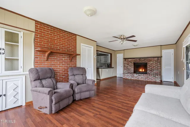 $189,900 | 2245 Saltville Highway, Saltville, VA 24370