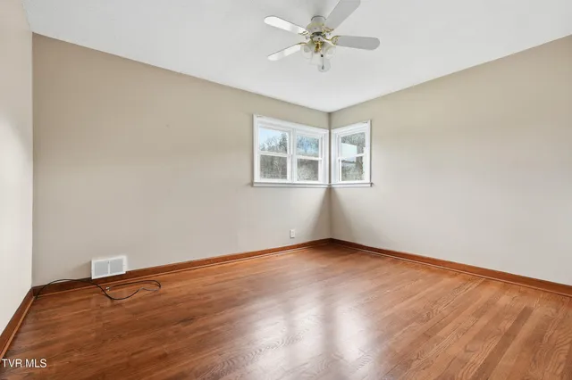 $189,900 | 2245 Saltville Highway, Saltville, VA 24370