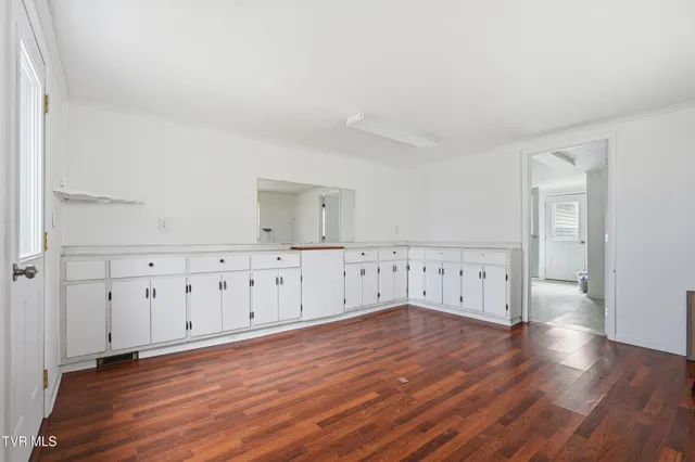 $189,900 | 2245 Saltville Highway, Saltville, VA 24370