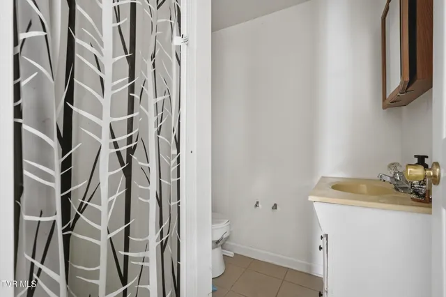 $189,900 | 2245 Saltville Highway, Saltville, VA 24370