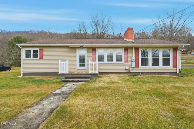 $189,900 | 2245 Saltville Highway, Saltville, VA 24370