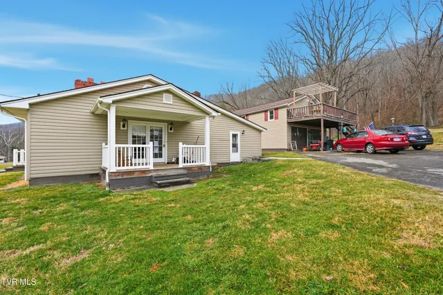 $189,900 | 2245 Saltville Highway, Saltville, VA 24370