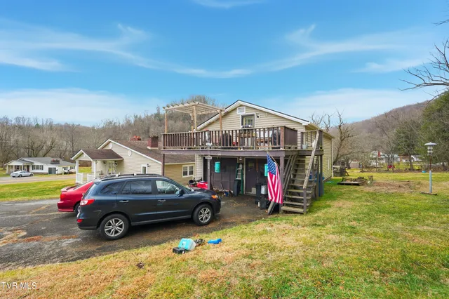$189,900 | 2245 Saltville Highway, Saltville, VA 24370