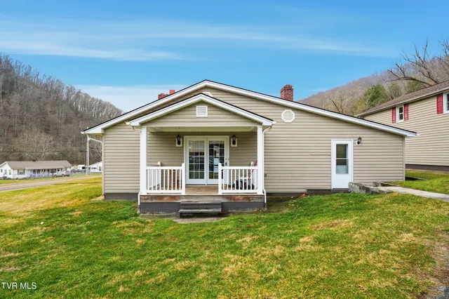 $189,900 | 2245 Saltville Highway, Saltville, VA 24370