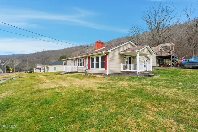 $189,900 | 2245 Saltville Highway, Saltville, VA 24370