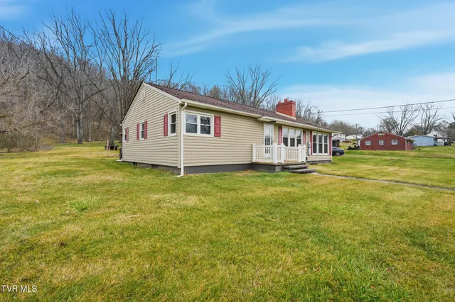 $189,900 | 2245 Saltville Highway, Saltville, VA 24370