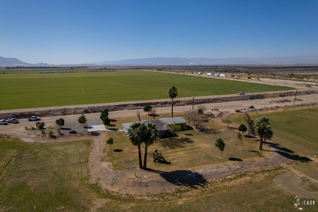 1803 Jeffery Road El Centro, CA 92243 - Photo 3 of 30 Gallery Image 3