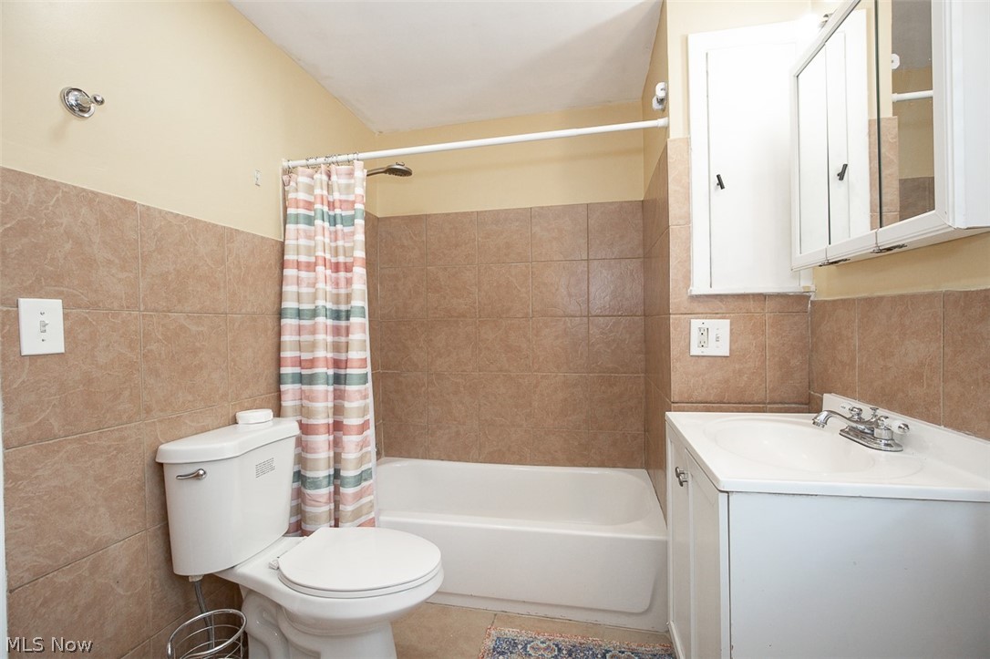 2374 Traymore Road University Heights, OH 44118 - Photo 29 of 41