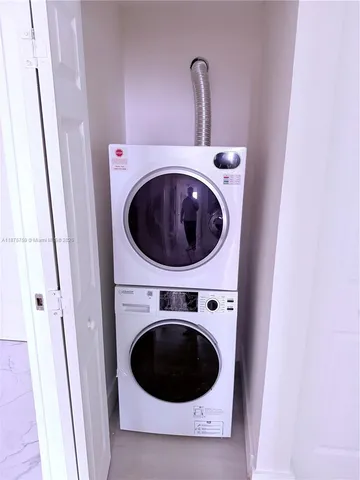 $530,000 | 888 Douglas Road, Unit 1502, Coral Gables, FL 33134