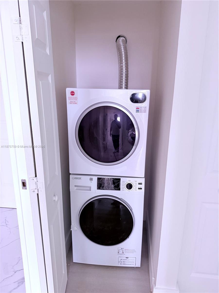 888 Douglas Road, Unit 1502 Coral Gables, FL 33134 - Photo 15 of 33