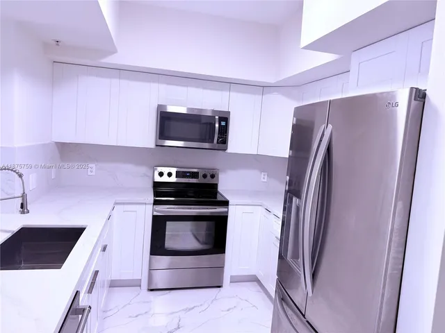 $530,000 | 888 Douglas Road, Unit 1502, Coral Gables, FL 33134