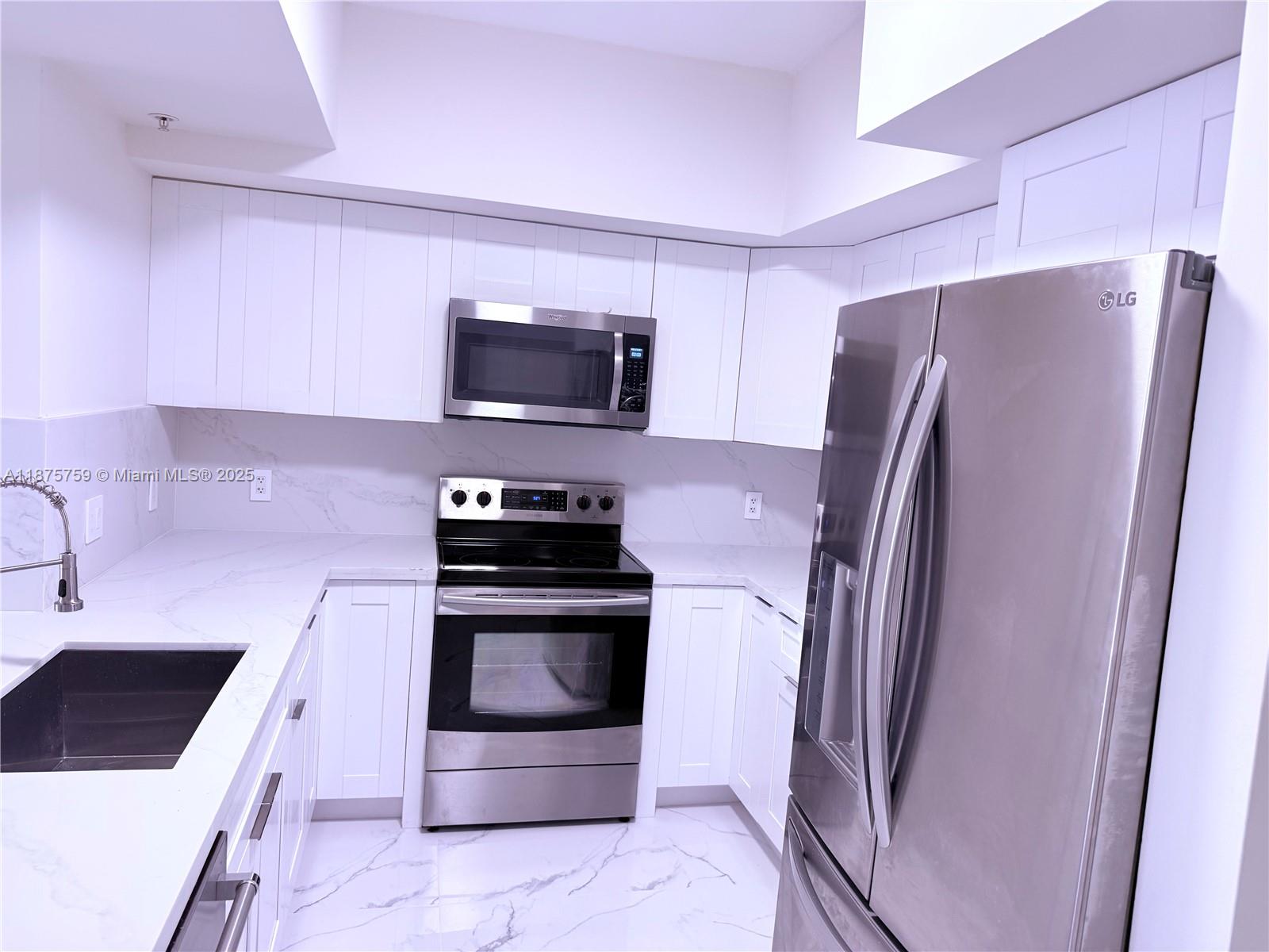 888 Douglas Road, Unit 1502 Coral Gables, FL 33134 - Photo 16 of 33