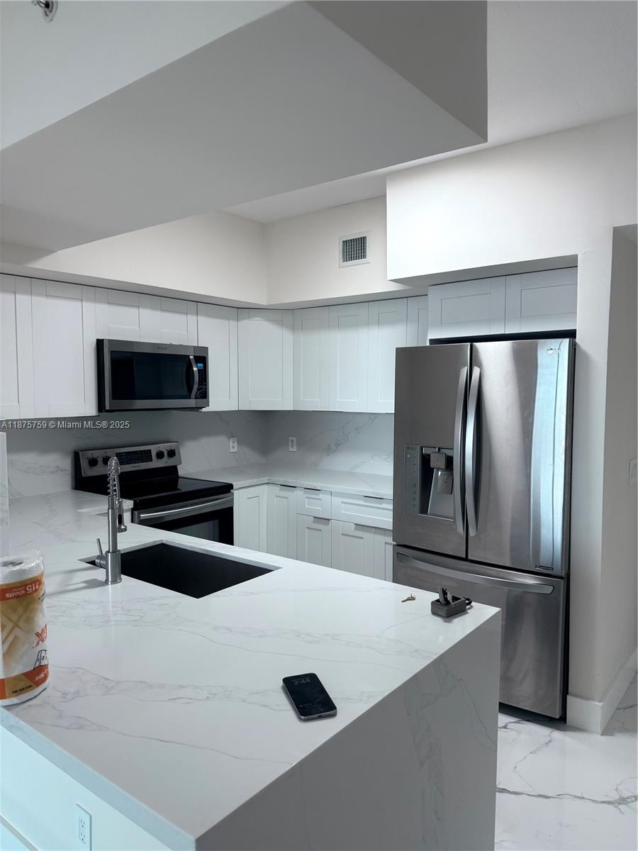 888 Douglas Road, Unit 1502 Coral Gables, FL 33134 - Photo 17 of 33