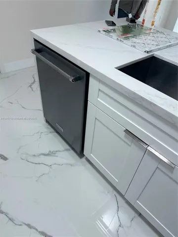 $530,000 | 888 Douglas Road, Unit 1502, Coral Gables, FL 33134