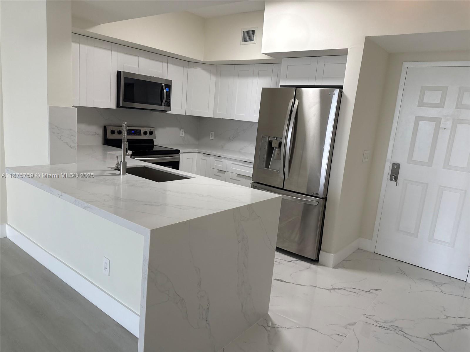 888 Douglas Road, Unit 1502 Coral Gables, FL 33134 - Photo 2 of 33