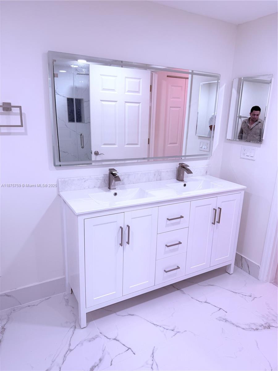 888 Douglas Road, Unit 1502 Coral Gables, FL 33134 - Photo 28 of 33