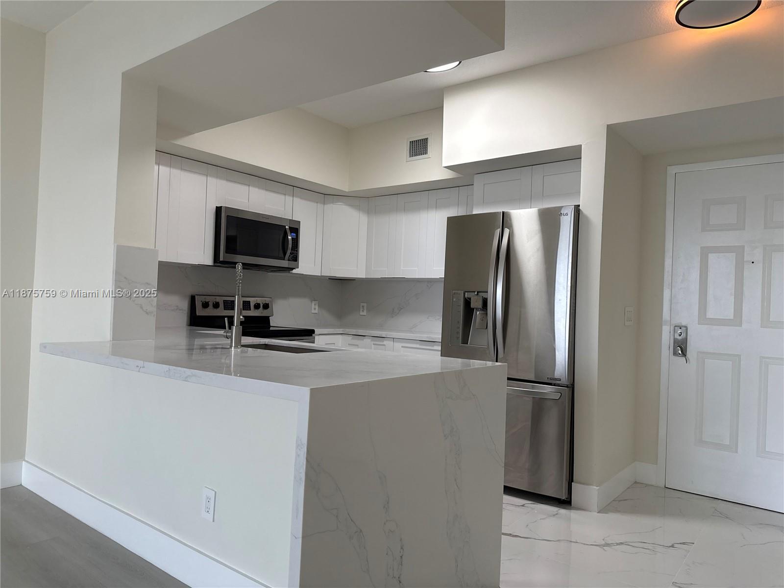 888 Douglas Road, Unit 1502 Coral Gables, FL 33134 - Photo 3 of 33