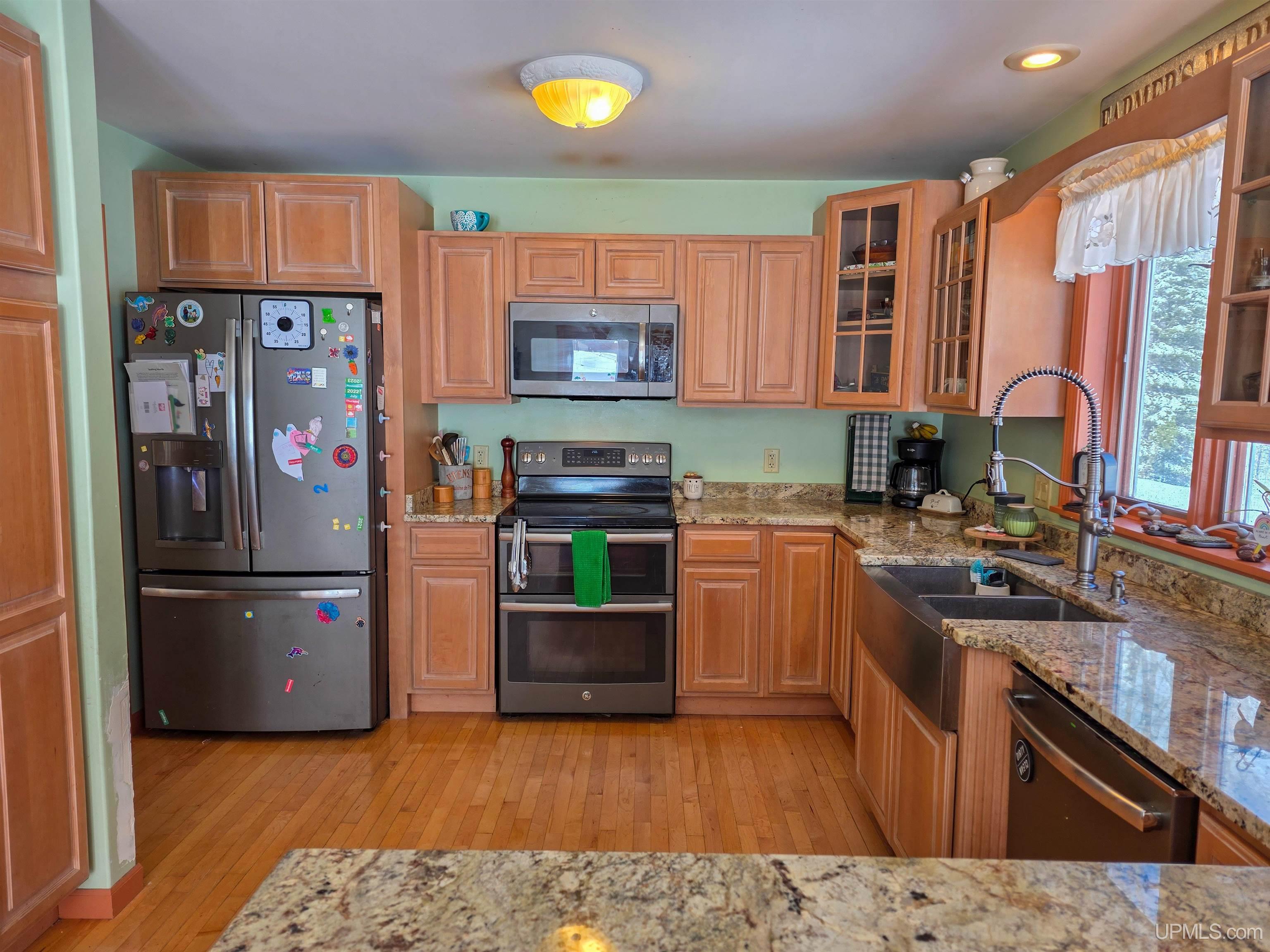 E9915 Old Indiantown Road Munising, MI 49862 - Photo 8 of 84 Gallery Image 8