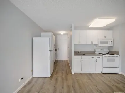 $270,000 | 1718 Anapuni Street, Unit 303, Honolulu, HI 96822