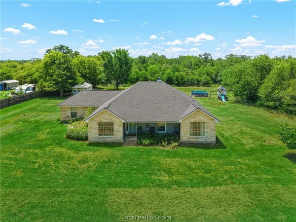 $380,000 | 10747 Whispering Oaks Drive, Hearne, TX 77859