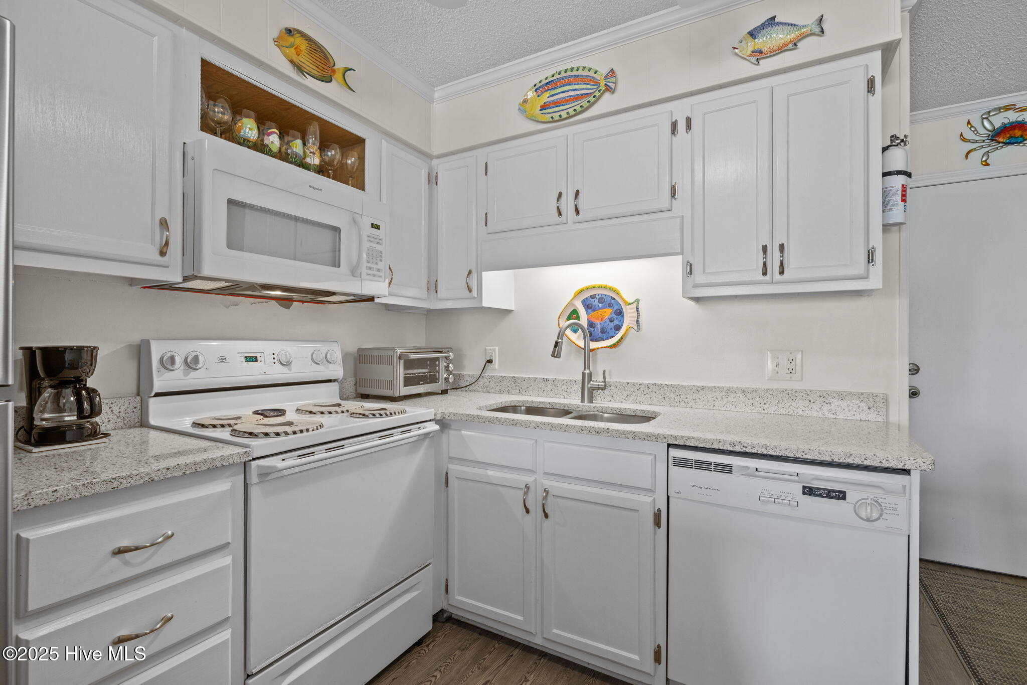 301 Commerce Way, Unit 252 Atlantic Beach, NC 28512 - Photo 14 of 39 Kitchen