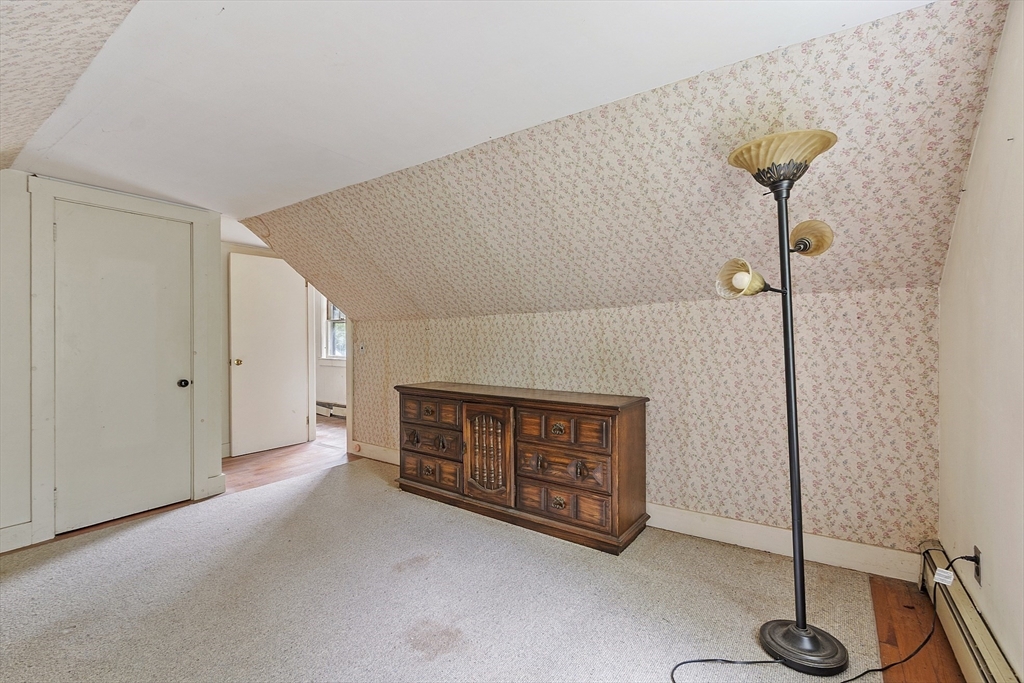 22 Haynes Road Townsend, MA 01469 - Photo 16 of 24 a view of a livingroom with entryway