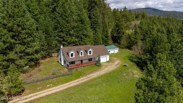 $660,000 | 2676 East Canton Lane, Harrison, ID 83833