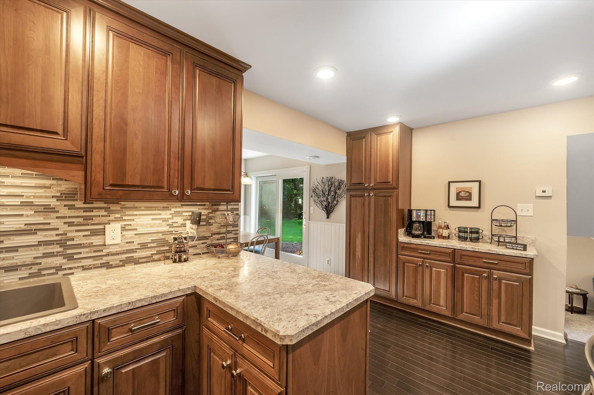 7324 Runyan Lake Road Fenton, MI 48430 - Photo 12 of 34 14-7324-Runyan-Lake-Rd-48430-WindowStill-Real-Estate-Photography-14.jpg