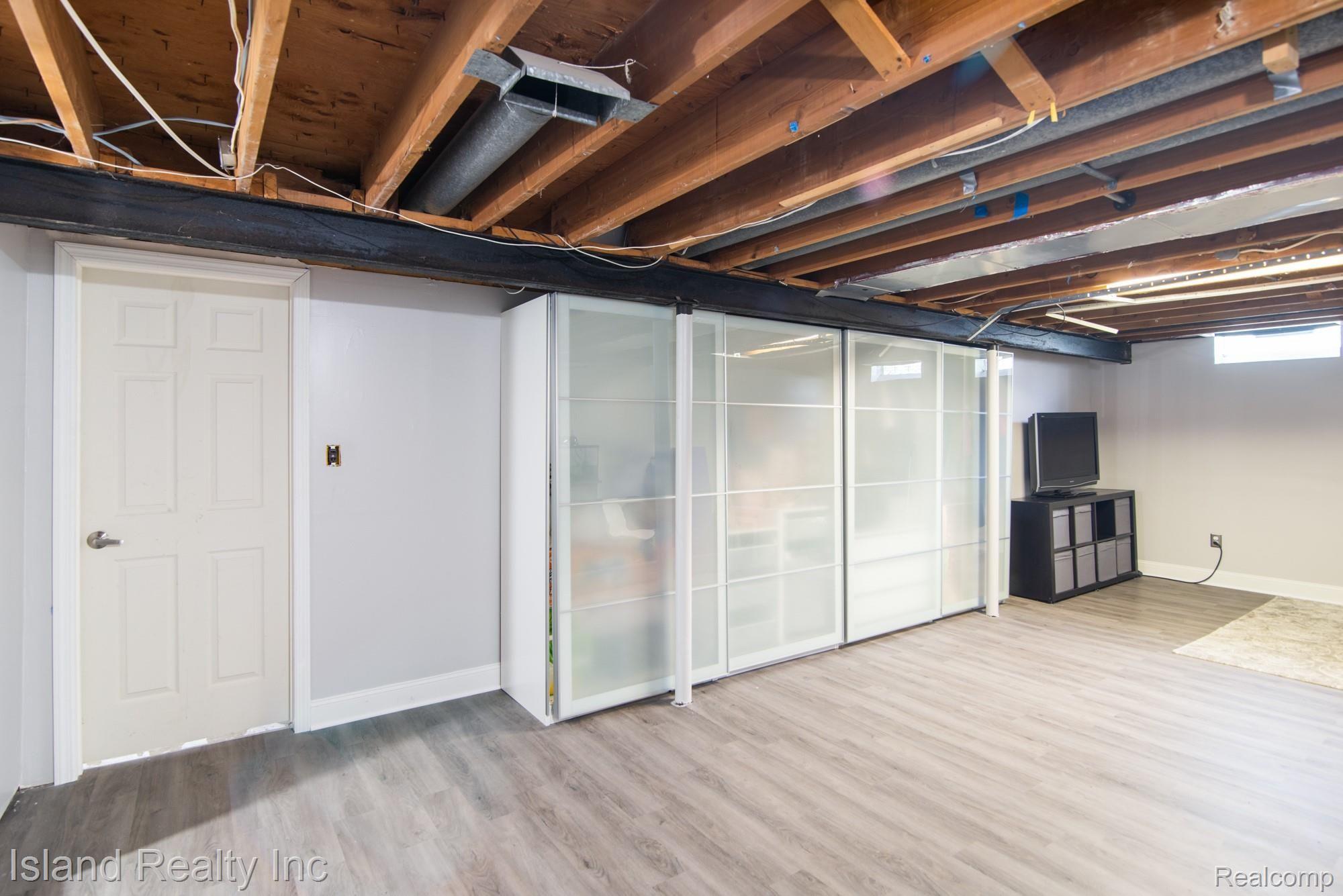 8410 Hampton Road Grosse Ile, MI 48138 - Photo 17 of 23 8410HamptonGrosseIle-22.jpg