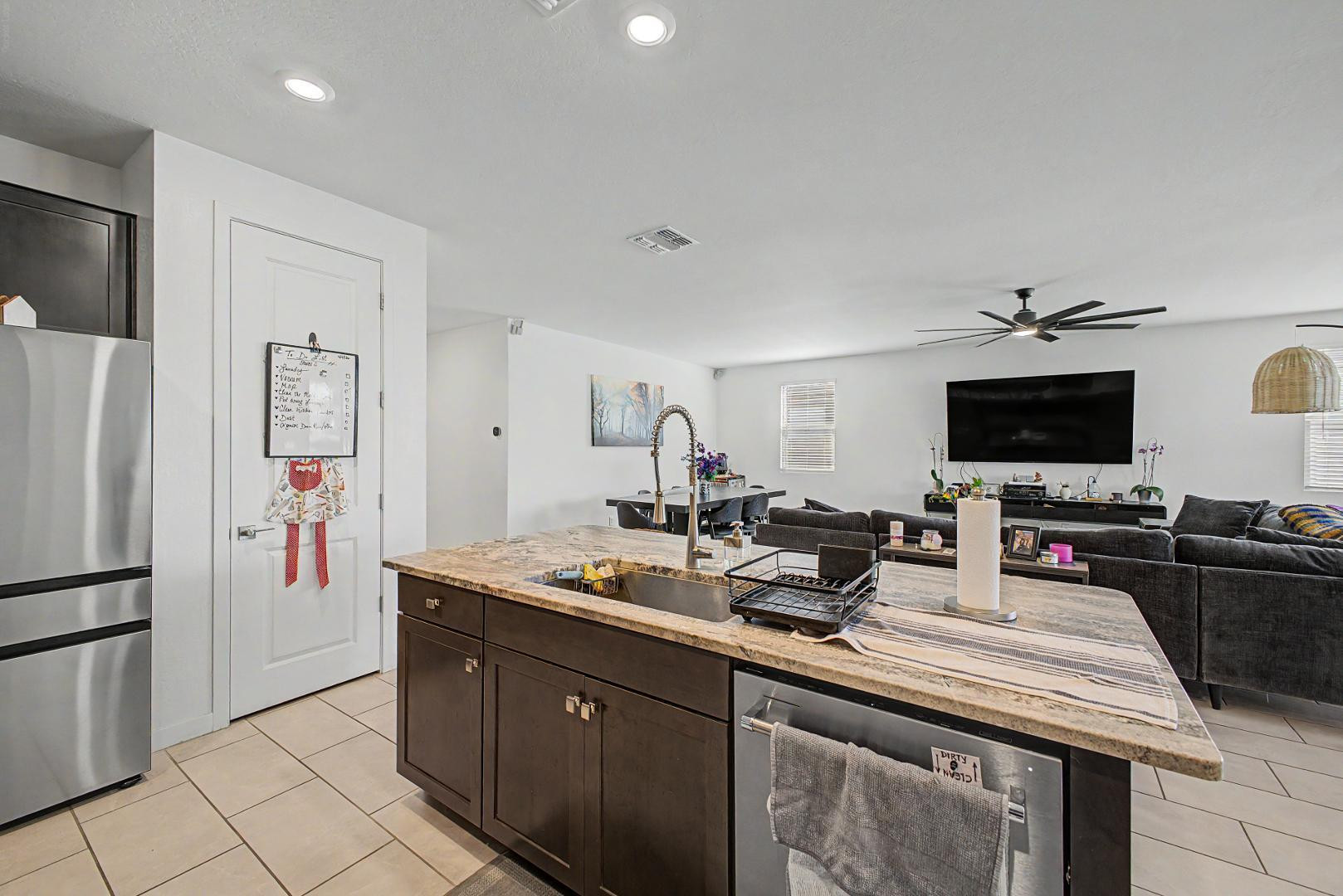 2548 West Grenadine Road Phoenix, AZ 85041 - Photo 15 of 34