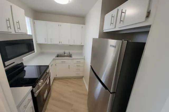 $1,725 | 5415 North Sheridan Road, Unit 4912, Chicago, IL 60640