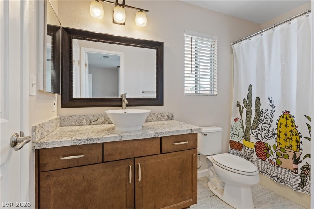 2701 Purtell Circle Las Vegas, NV 89117 - Photo 12 of 17 2nd bathroom