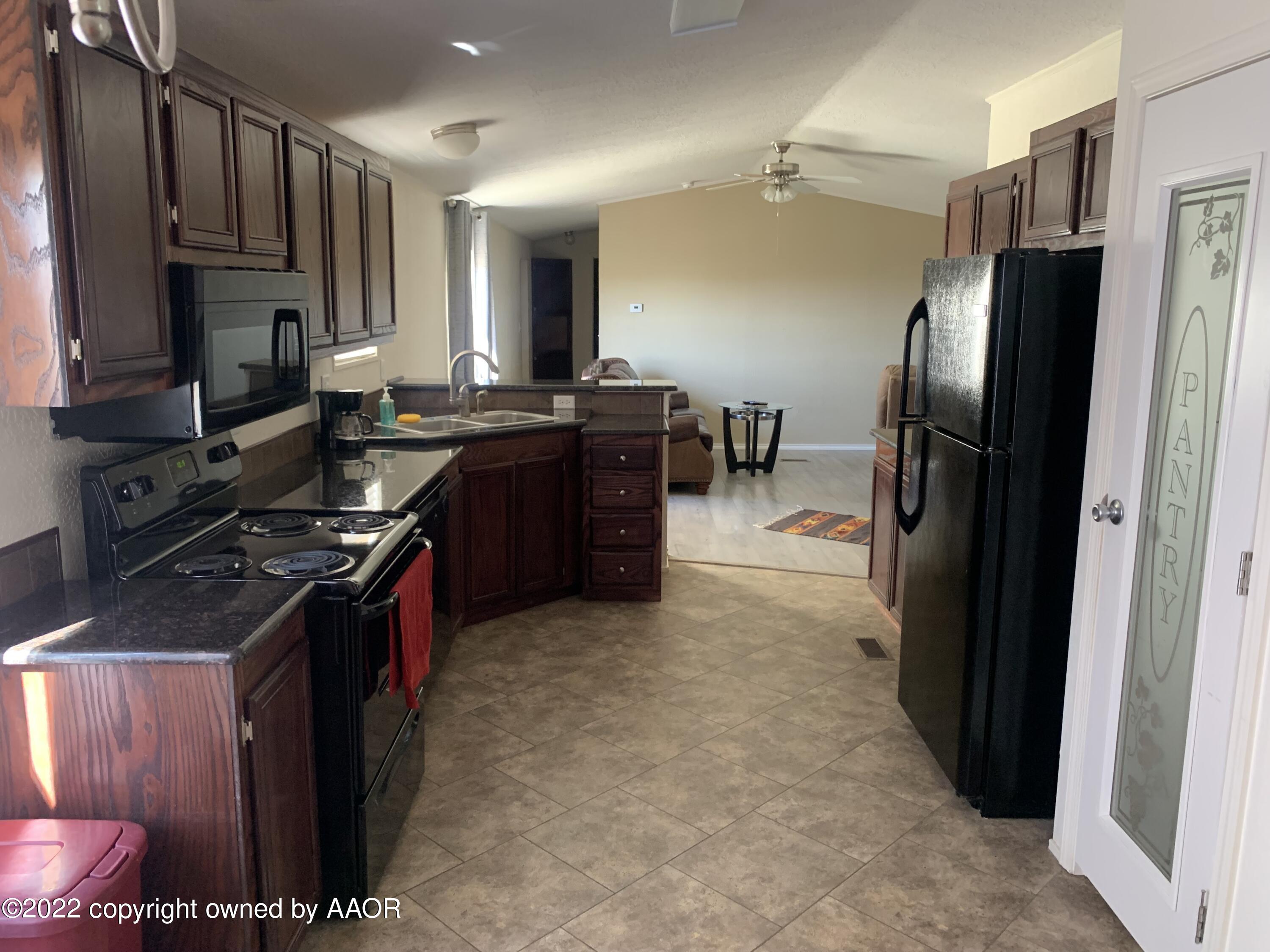 12720 Bobcat Road Amarillo, TX 79118 - Photo 12 of 35 Kitchen