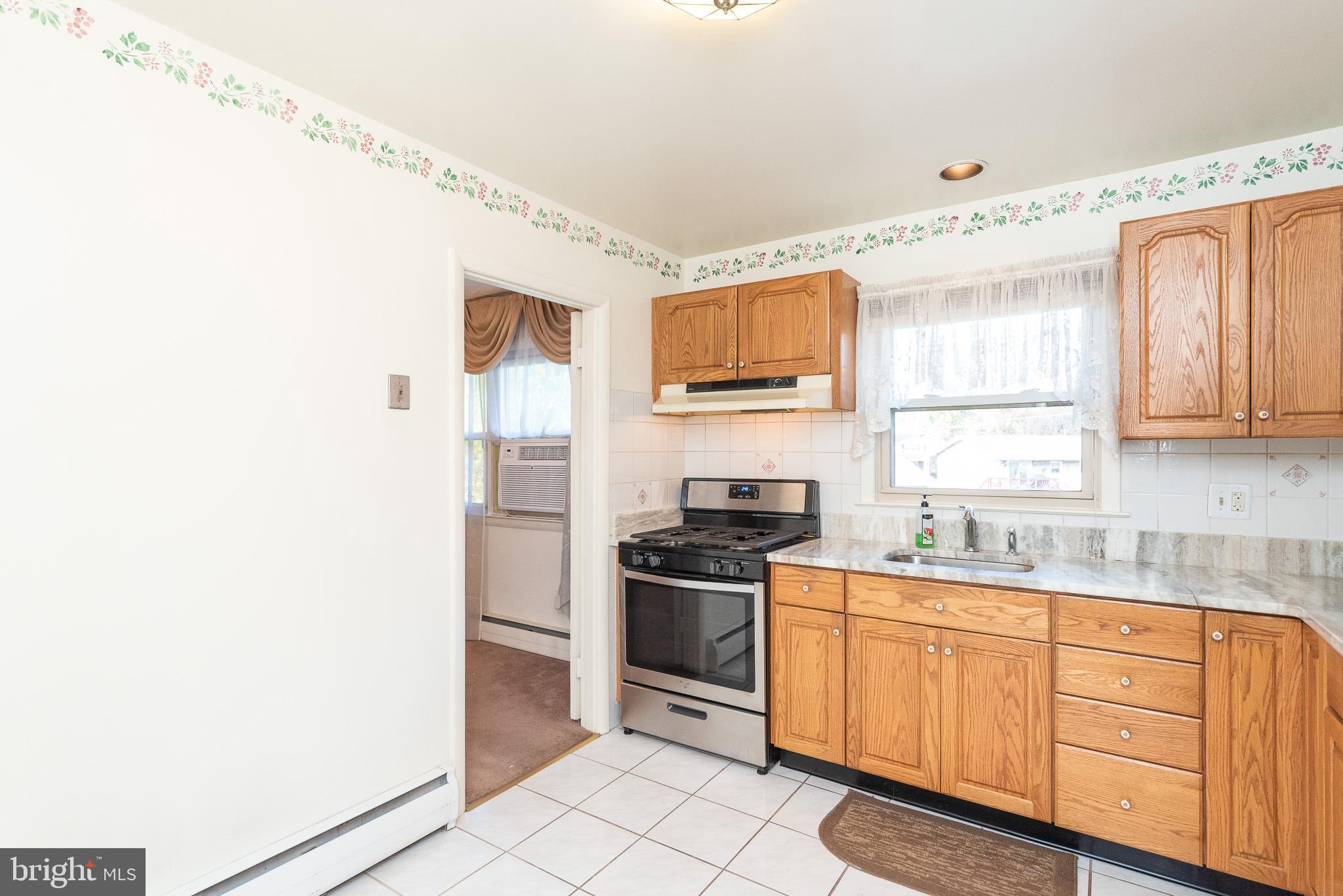 1319 Roxboro Road Baltimore, MD 21237 - Photo 14 of 49 Kitchen