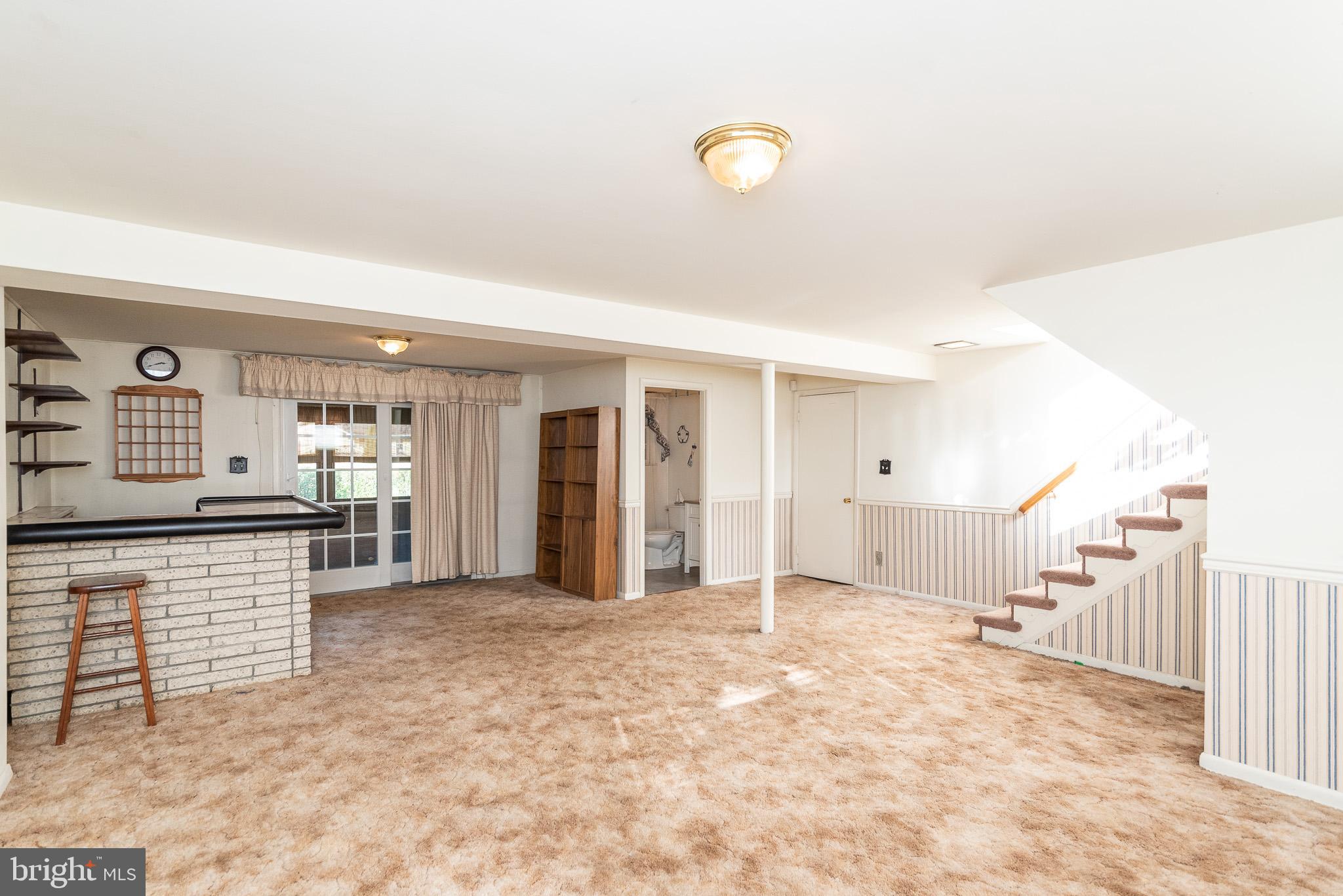 1319 Roxboro Road Baltimore, MD 21237 - Photo 32 of 49 Family Room