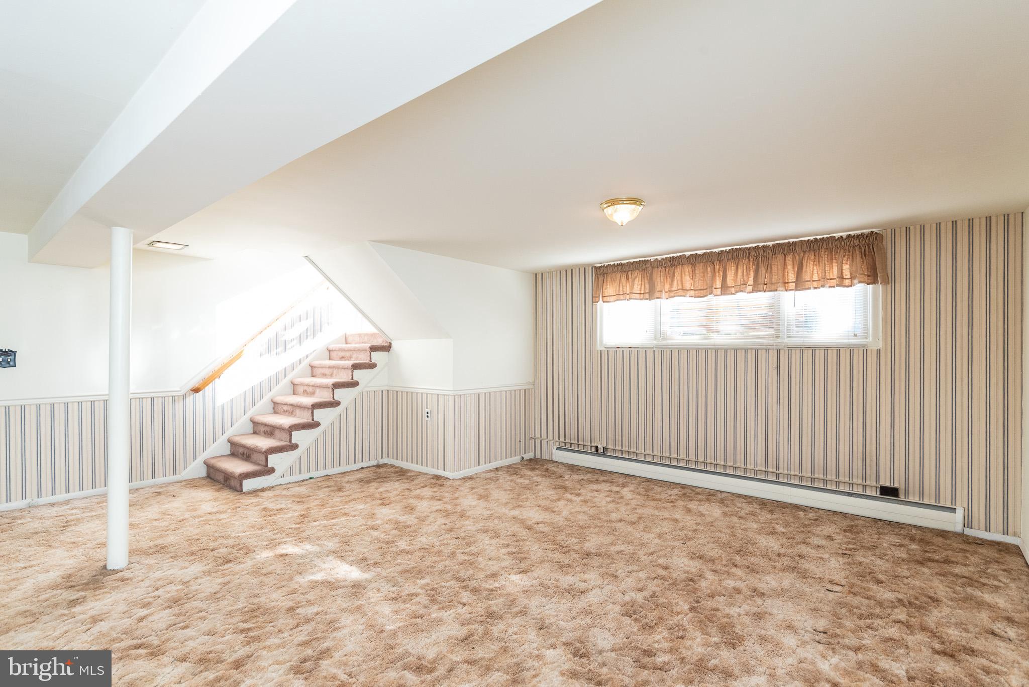 1319 Roxboro Road Baltimore, MD 21237 - Photo 33 of 49 Family Room