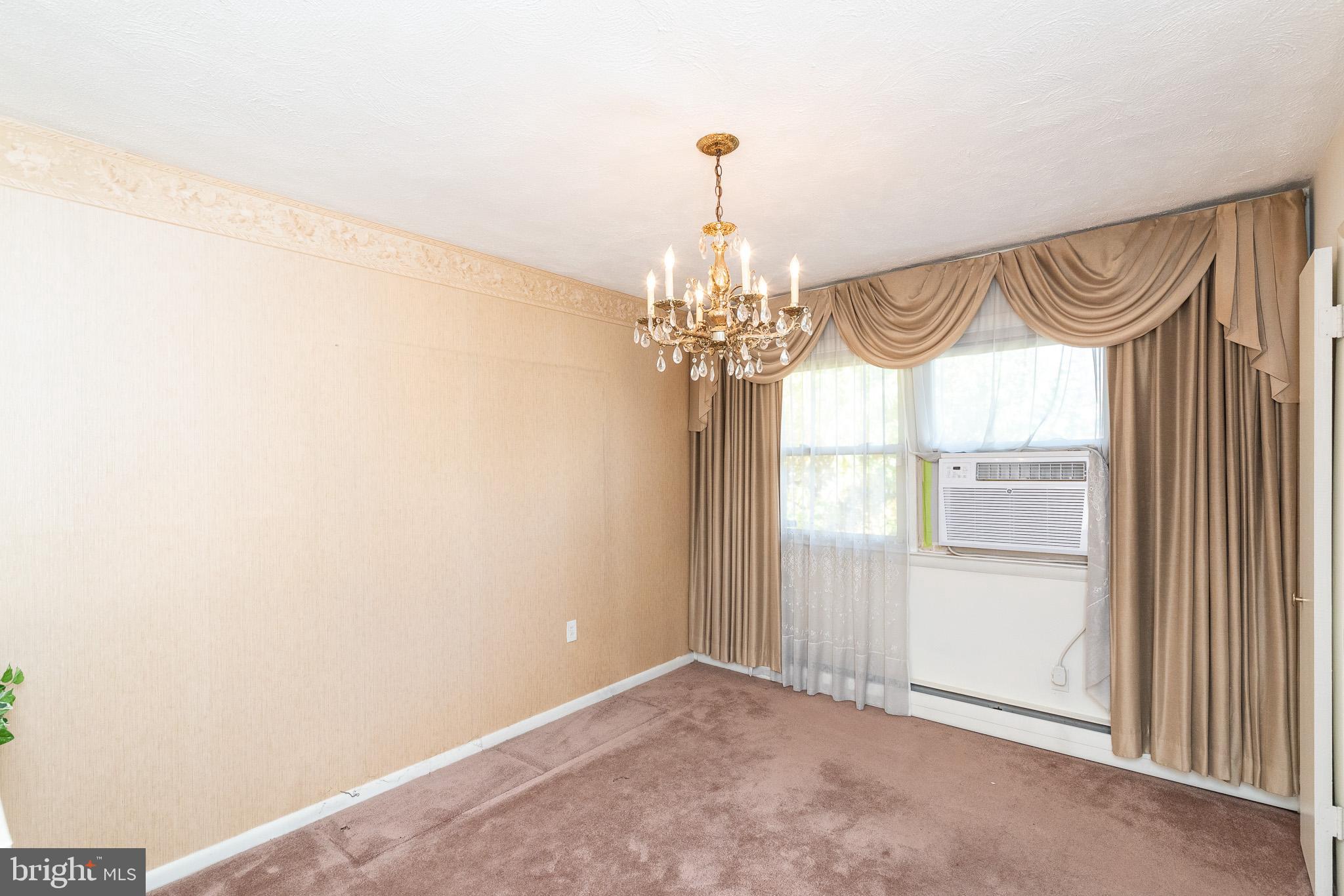 1319 Roxboro Road Baltimore, MD 21237 - Photo 7 of 49 Dining Room