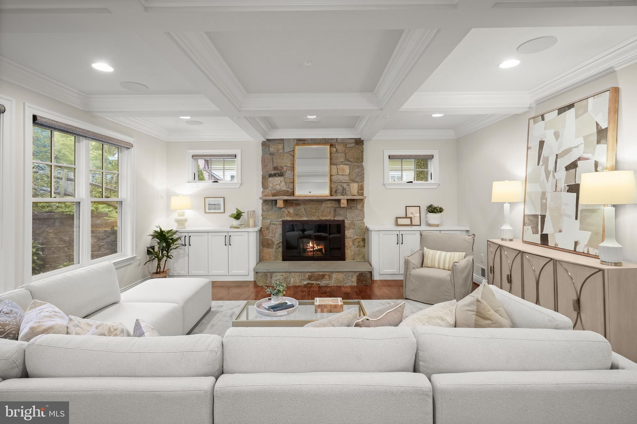 6314 Walhonding Road Bethesda, MD 20816 - Photo 11 of 46 Main Level - Living Room