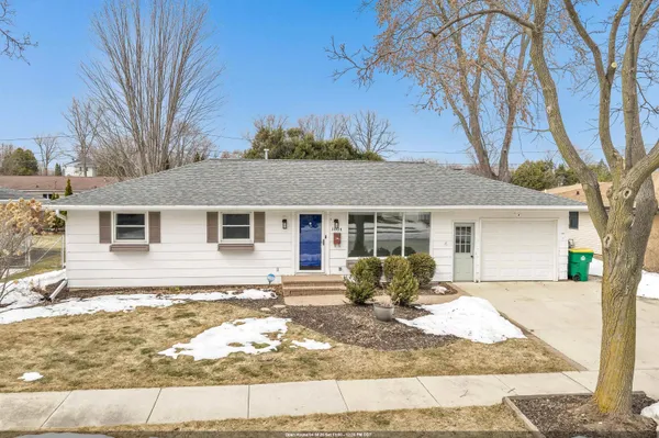 $369,900 | 1604 Walls Street, Green Bay, WI 54304