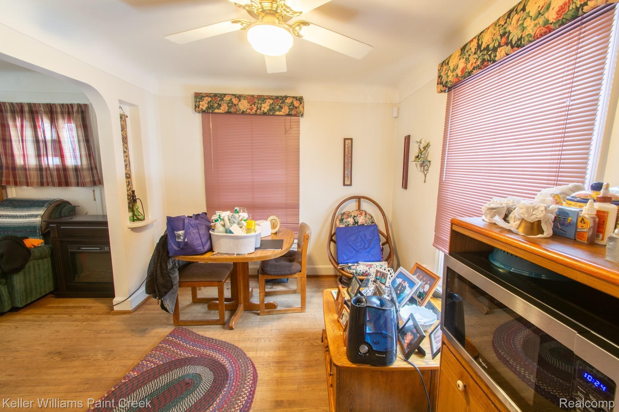 11245 Pardee Road Taylor, MI 48180 - Photo 10 of 28 11245 Pardee-Dining 2.jpg