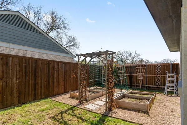 $459,000 | 2321 Hartline Drive, Dallas, TX 75228