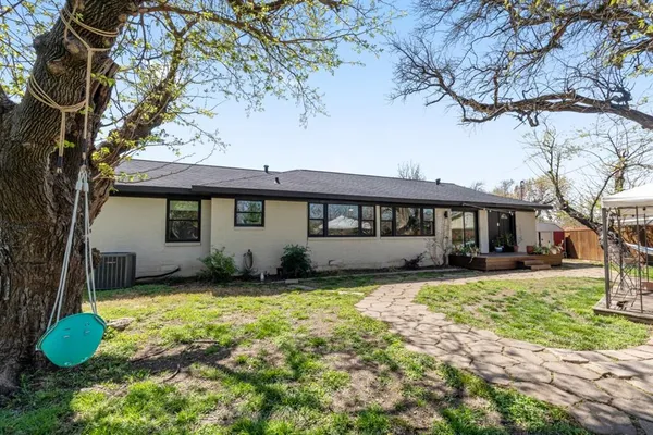 $459,000 | 2321 Hartline Drive, Dallas, TX 75228