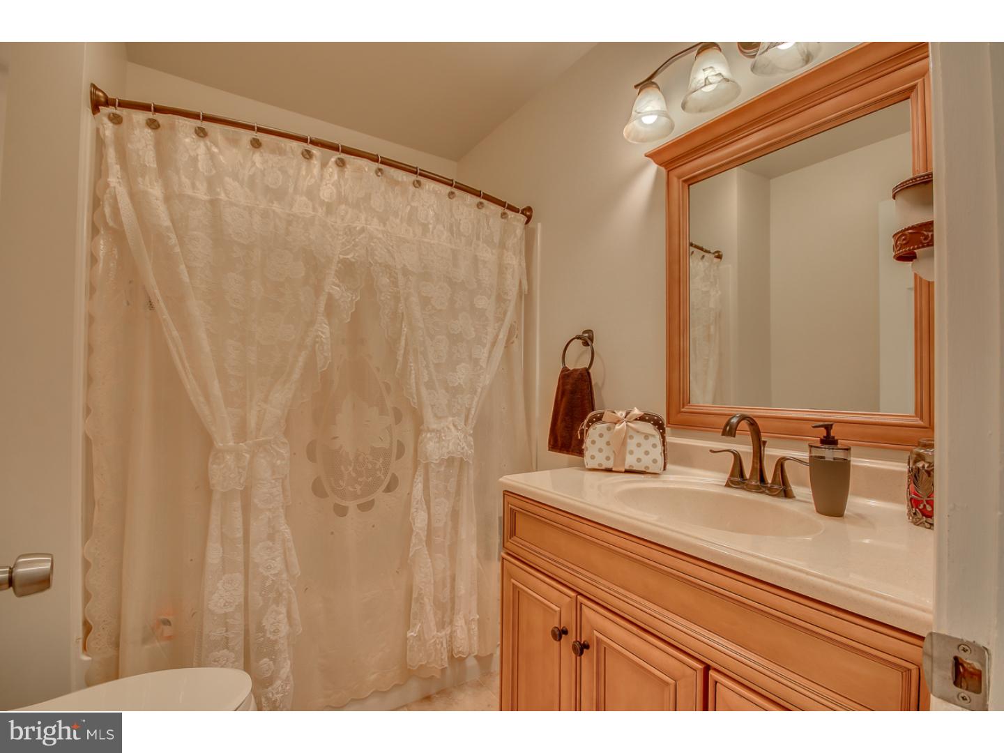 497 Byron Road Warminster, PA 18974 - Photo 17 of 25 Bathroom