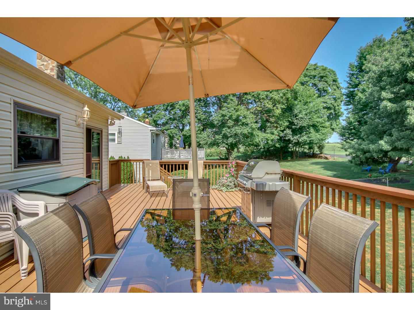 497 Byron Road Warminster, PA 18974 - Photo 19 of 25 Deck