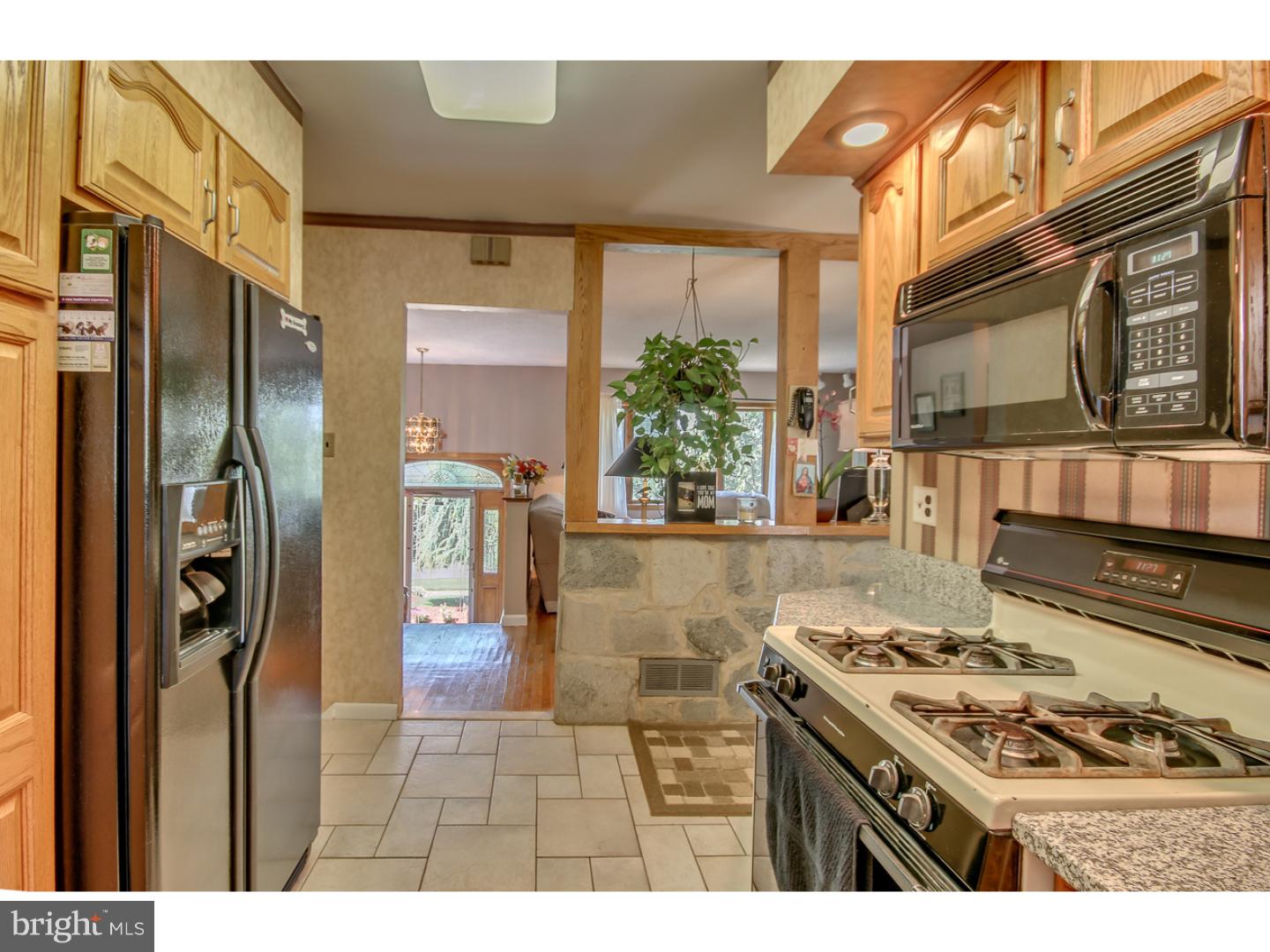 497 Byron Road Warminster, PA 18974 - Photo 9 of 25 Kitchen