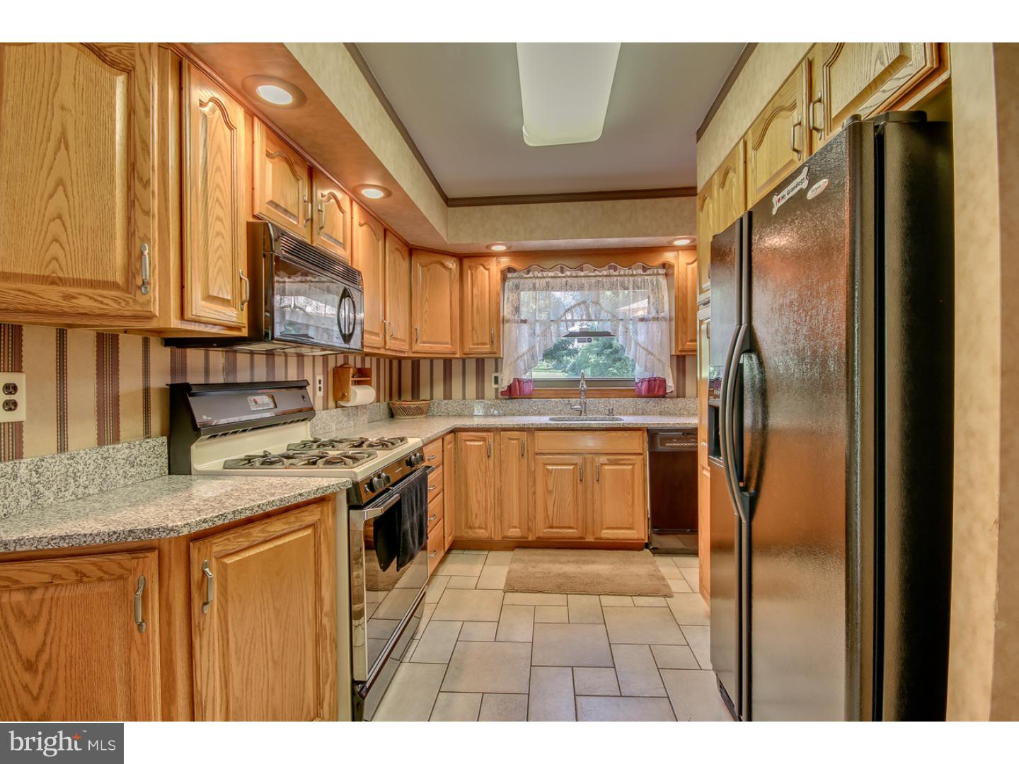 497 Byron Road Warminster, PA 18974 - Photo 10 of 25 Kitchen