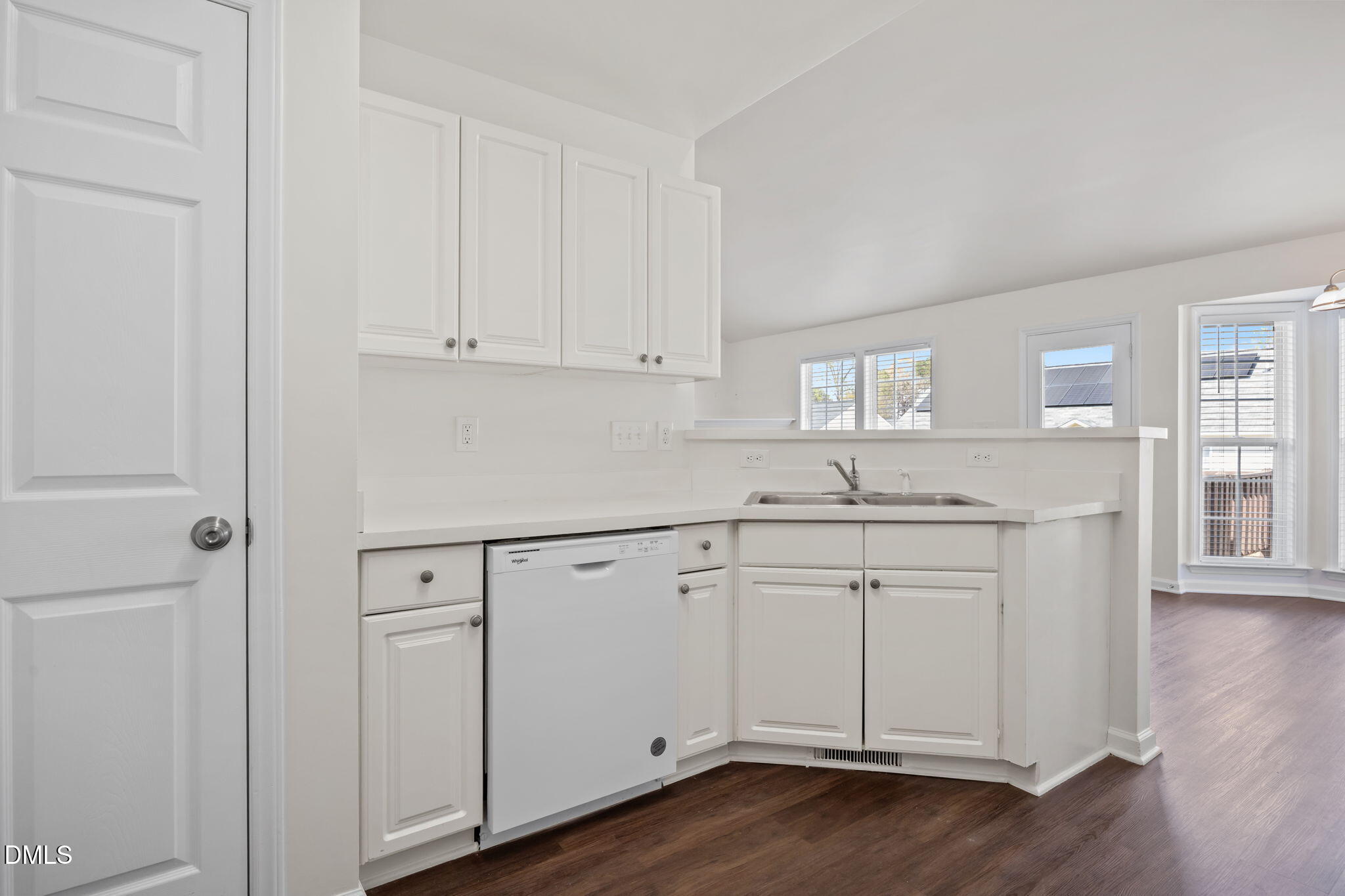 7121 Missionary Ridge Drive Raleigh, NC 27610 - Photo 12 of 39 24-web-or-mls-IMG_2143