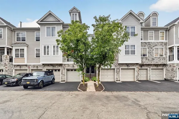 $549,999 | 169 Winchester Court, Unit 258, Clifton, NJ 07013